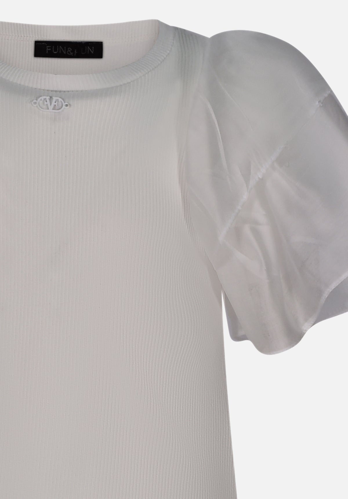 FBTS01325.WHITE.3.jpg