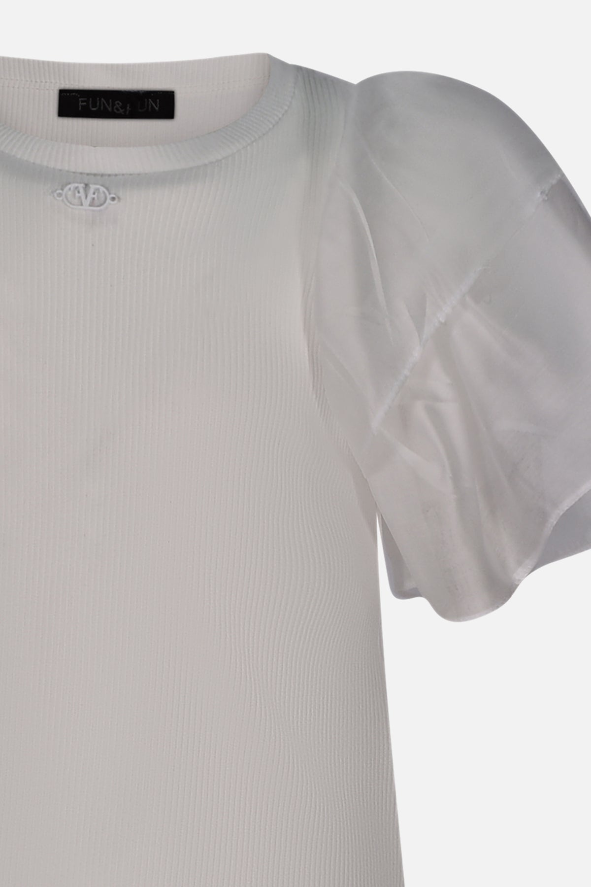 FBTS01325.WHITE.3.jpg